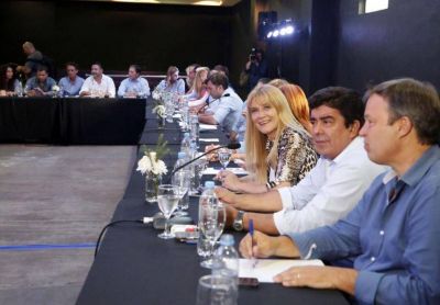 Extensa reuni�n del PJ bonaerense para abrir las puertas del partido
