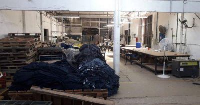 Ocupan una textil por temor al vaciamiento y despidos masivos