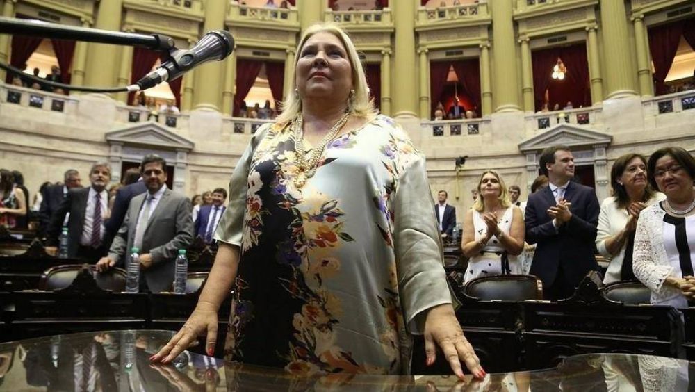 Elisa Carri�, dura con los Moyano: 