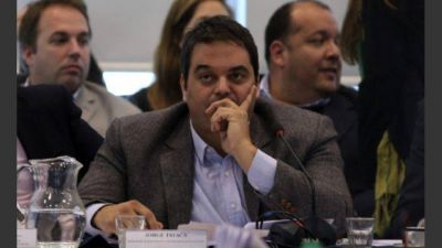 Triaca inicia una gira por Europa junto a referentes de gremios dialoguistas