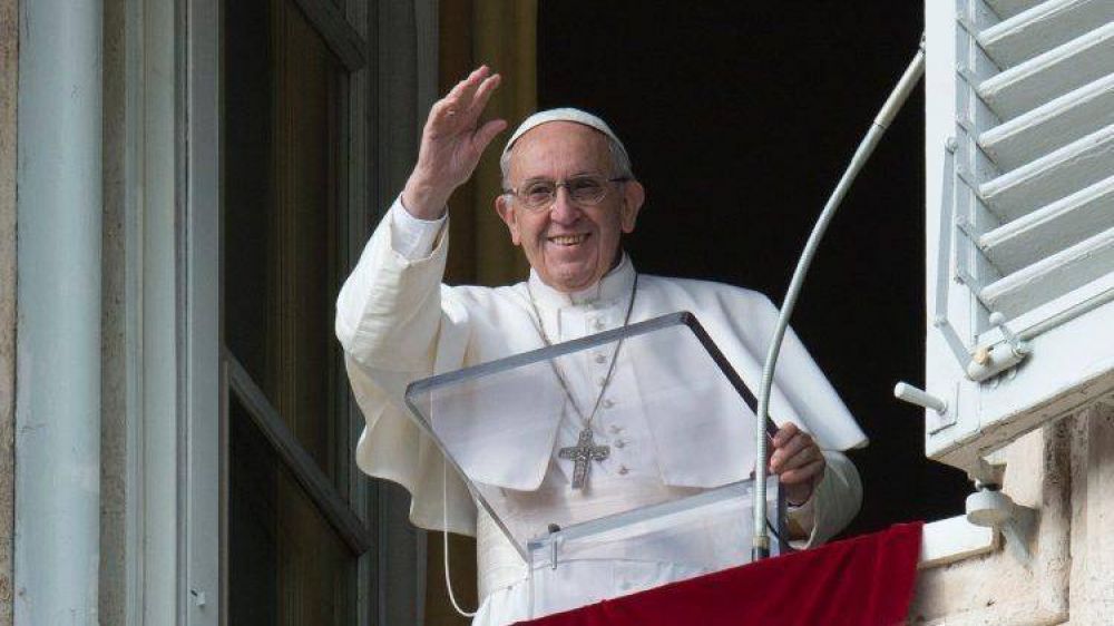 El Papa en el ngelus: estar atentos a la voz de Dios y dejarse transformar por el Espritu