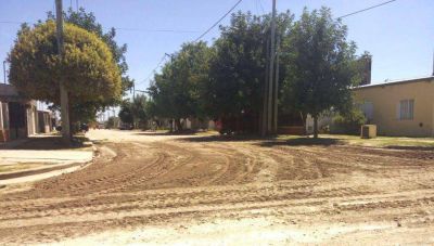 Tareas de entoscado en el Barrio Municipal