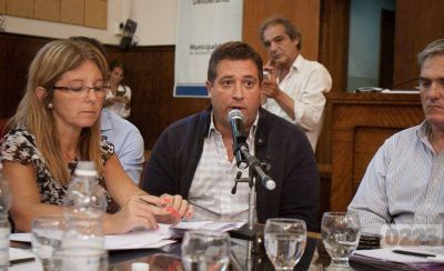Mourelle acus� a la Uocra de prender fuego el basural y dijo que tienen 