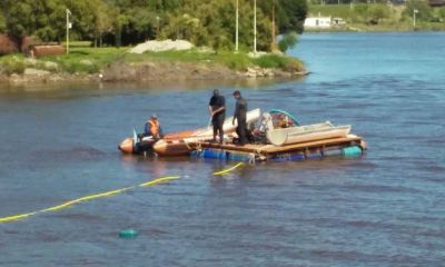 Se colocan dos juntas de refuerzo en el ca�o subfluvial del R�o Quequ�n