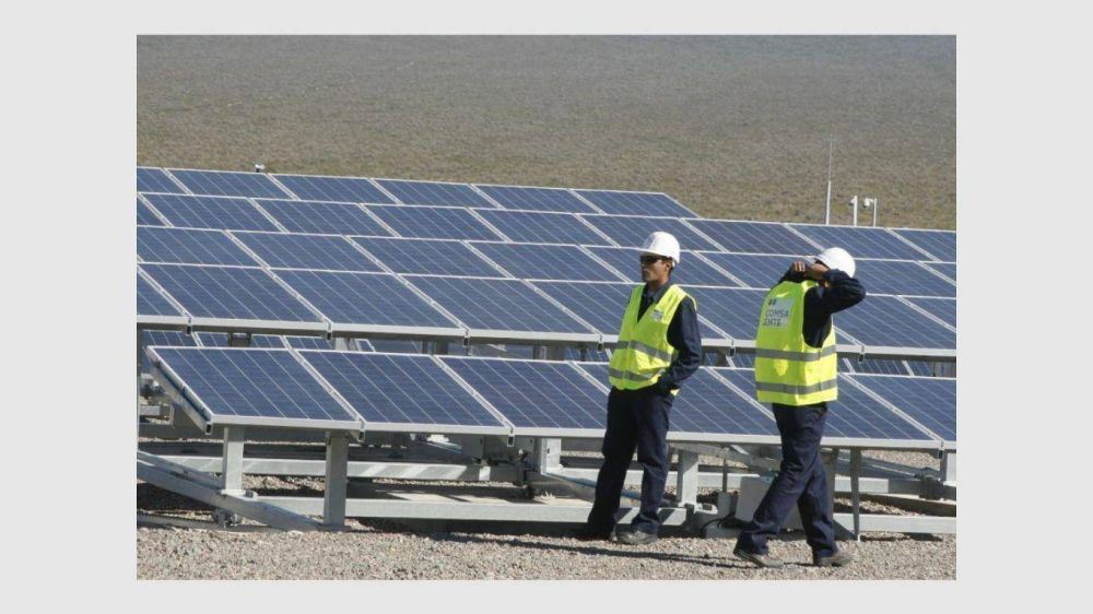 Proyecto de energa solar crear 300 puestos de trabajo y abastecer a 136.000 familias