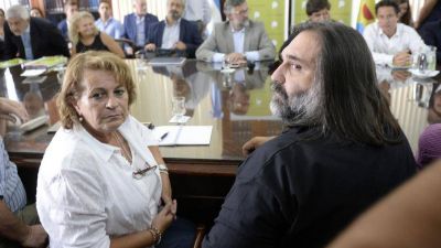 Tras los palos de Mauricio Macri y Mar�a Eugenia Vidal, los gremios de los maestros definen si van al paro