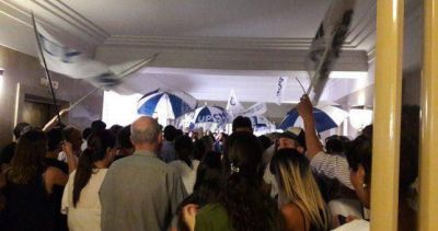 Ajuste tambi�n en el pago chico: 120 despidos en la cartera de Dujovne
