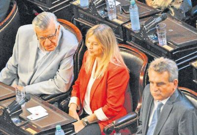 La oposici�n pide que Arribas vaya a rendir cuentas en el Congreso