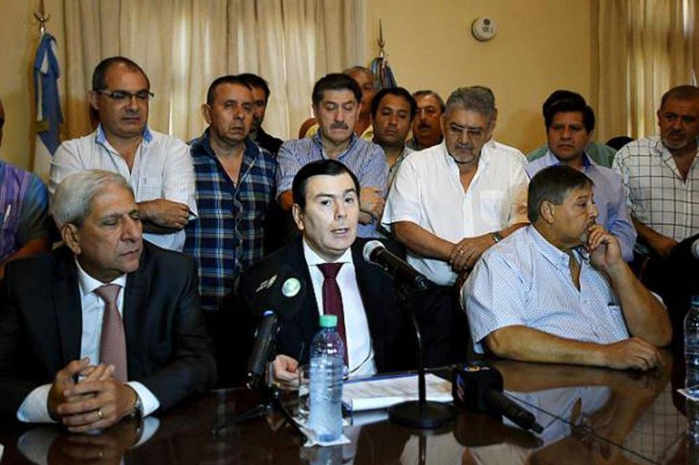 Santiago del Estero: los estatales y docentes recibirán un 20% de aumento sin cláusula gatillo