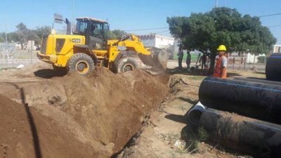 Cambian la ca�er�a de la calle Lordi