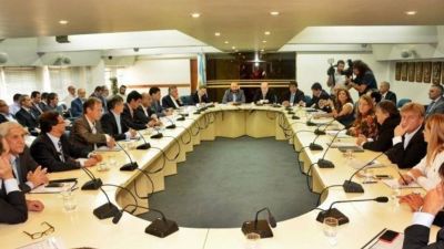 Entre gui�os y reproches, los gobernadores redefinen su v�nculo con Mauricio Macri
