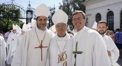 El Papa nombra obispos villeros y acent�a el cerco a Macri
