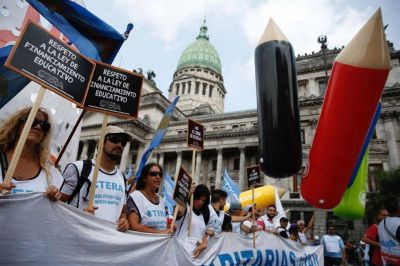 Tuvo un fuerte impacto el paro docente bonaerense y Vidal llama a una nueva negociaci�n