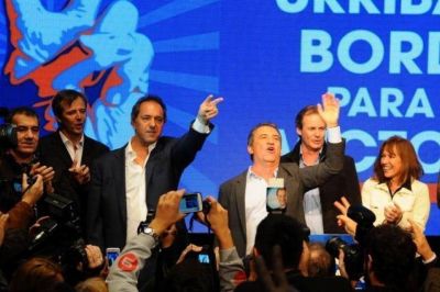 Privatizaci�n del f�tbol?: Mediante Scioli, el PJ trabaja en un proyecto para crear sociedades an�nimas en el deporte