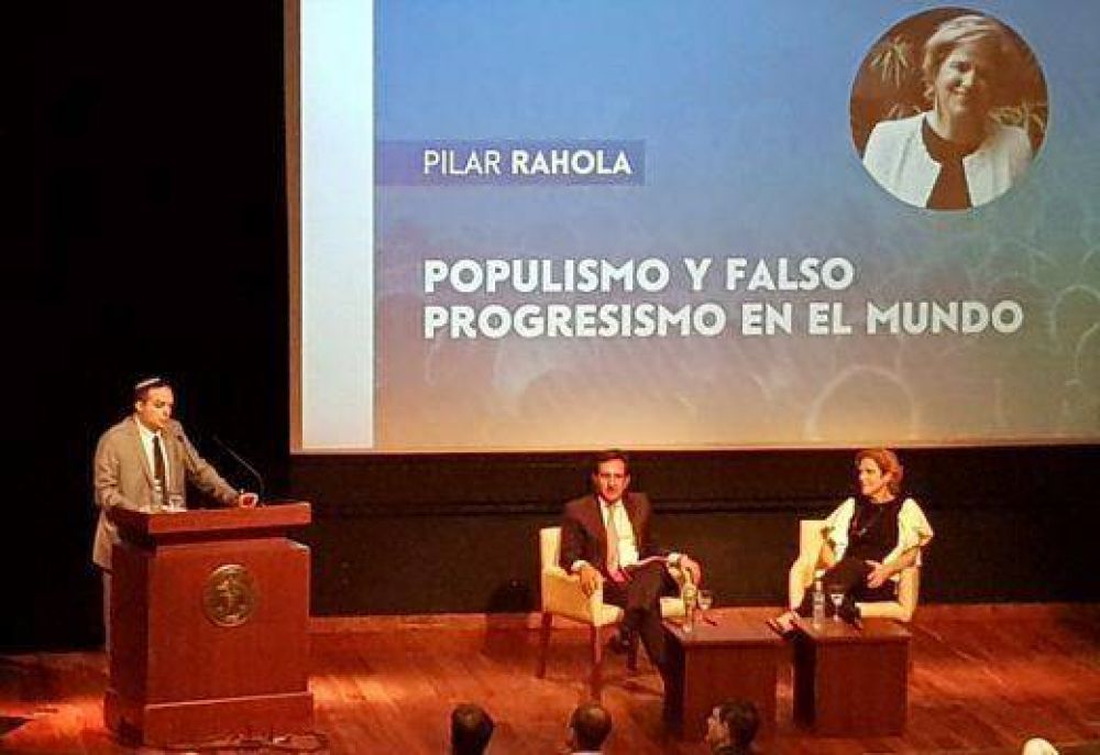 Pilar Rahola en Rosario: La herida de Nisman me va a cargar siempre