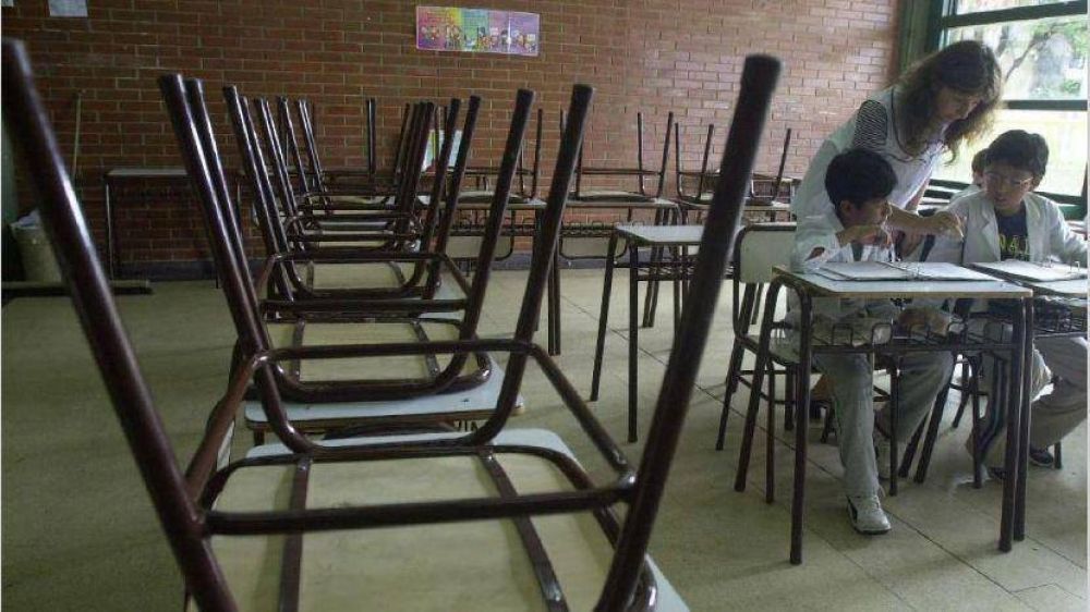 En la previa al encuentro con docentes, Vidal paga el plus por presentismo