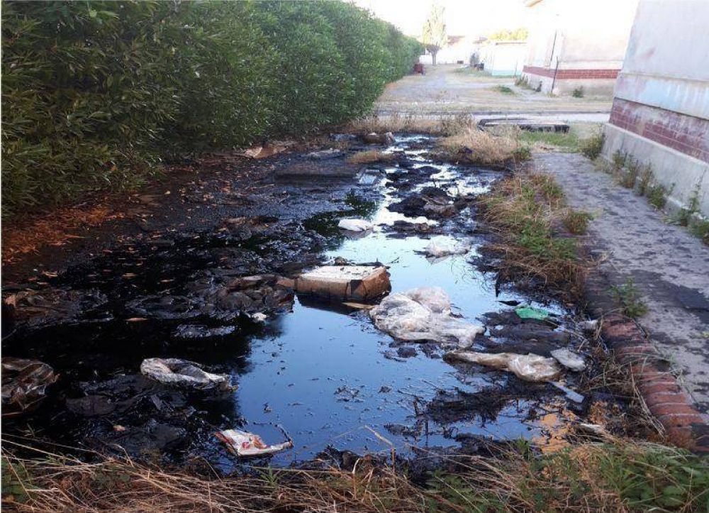Tras las denuncias por tuberculosis, hubo una importante p�rdida de fuel oil en el Raimondi
