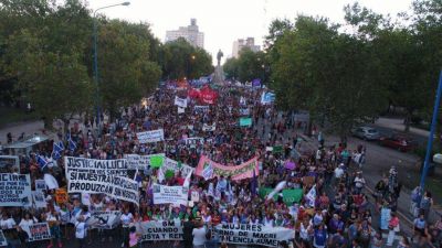 8M: Una multitud march� por los derechos de la mujer