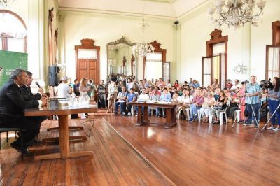 Se firmaron 98 escrituras y se entregaron 112 t�tulos de propiedad