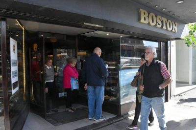 Rumores de cierre y conflicto gremial en tradicional confiter�a marplatense