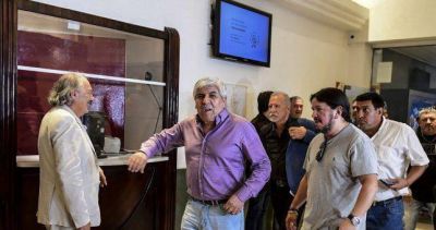 Moyano desafiante: �Los trabajadores no quieren ser c�mplices de una CGT entreguista�