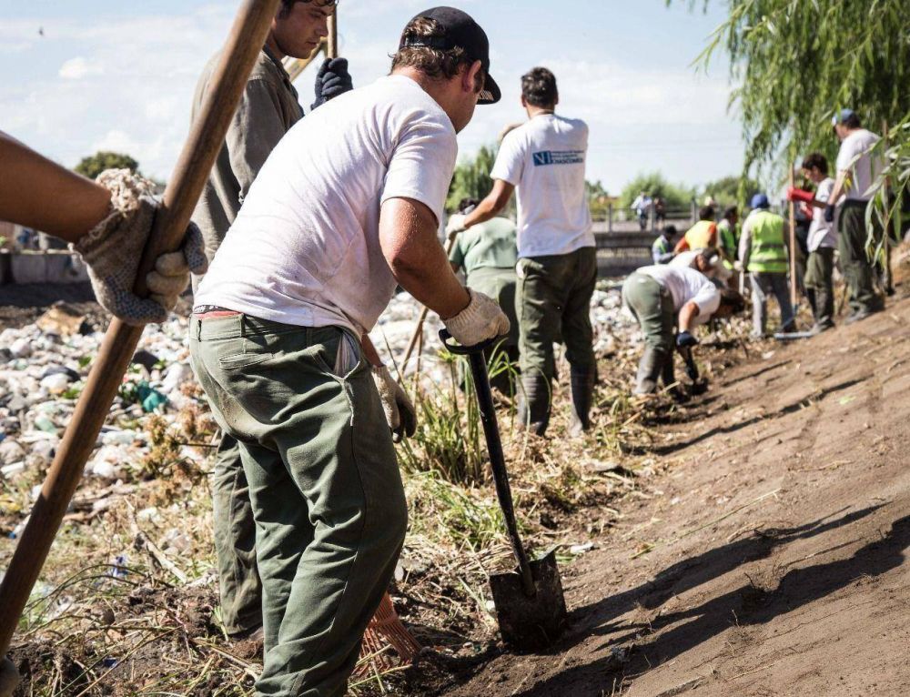 Tres cooperativas se suman a la limpieza de los arroyos