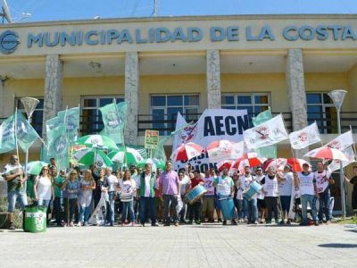 Mar del Tuy�: La Provincia cierra casinos y el intendente no los atiende