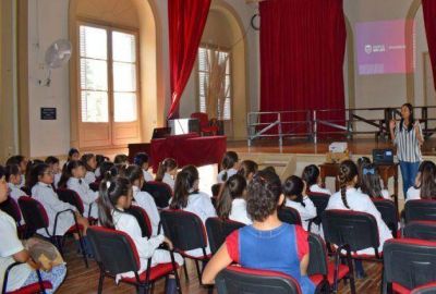 Alumnos de toda la provincia aprenden a separar los residuos
