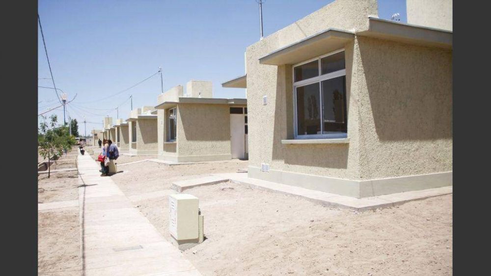 El Gobierno denuncia irregularidades en el uso de fondos para viviendas sociales