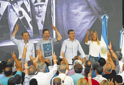 El PJ volvi� a juntar a los K con Moyano y tambi�n arrim� a Massa y Randazzo