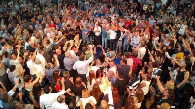 El eje anti Macri prepara un segundo cap�tulo y busca sumar al PJ territorial