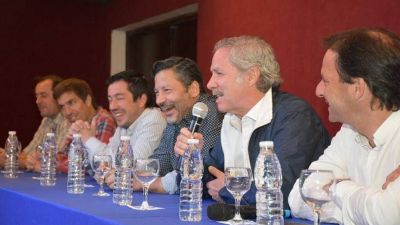 Felipe Sol� le puso un l�mite a la unidad: 