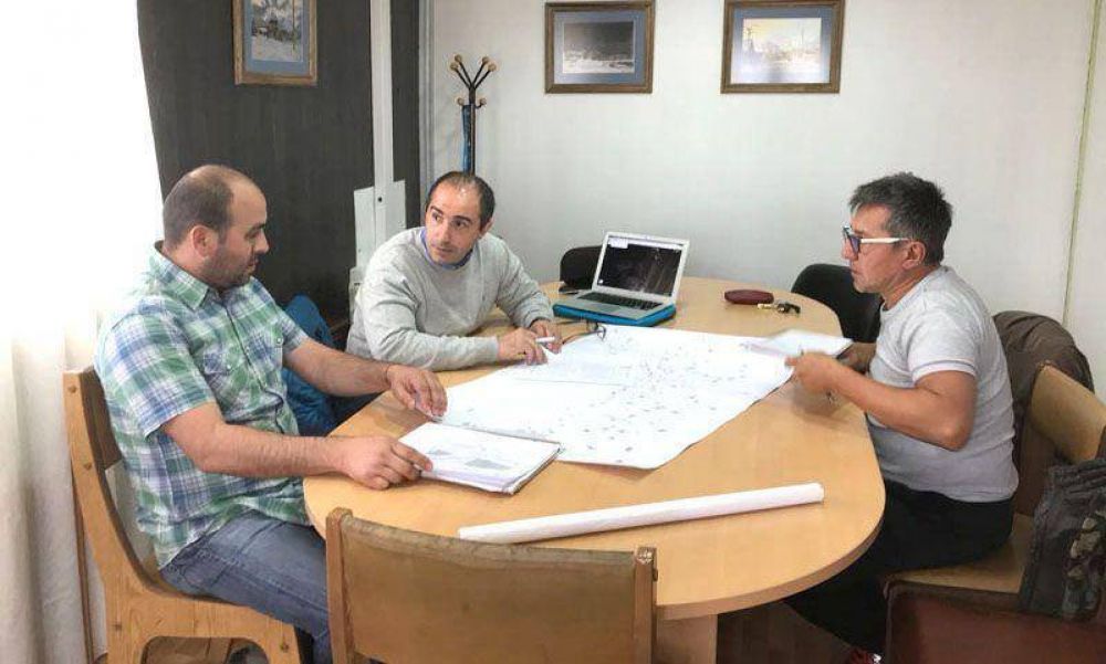Detallaron a vecinos el plan de obra de agua y cloaca para dos sectores de Andorra