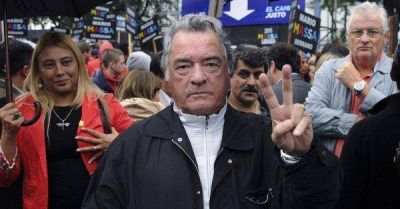 Barrionuevo y un millonario festejo de cumplea�os con ostras y champagne