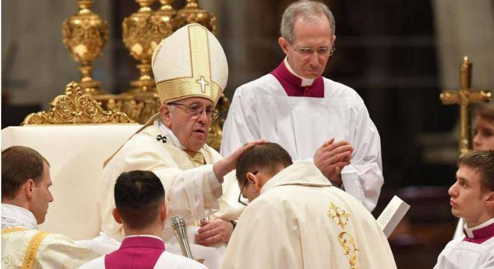 El Papa orden a tres nuevos obispos y les pidi ms servicio y menos mundanidad