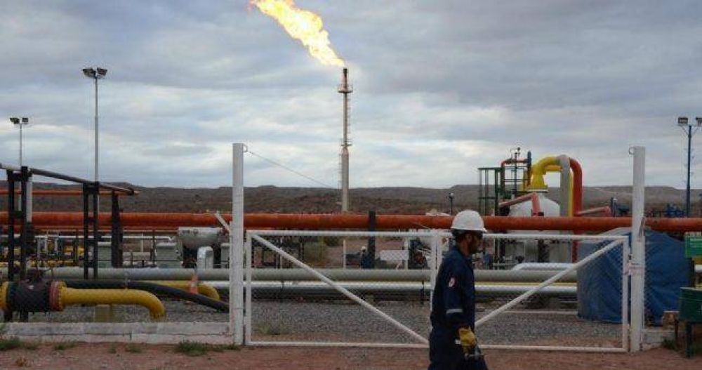 Petroleros paralizan empresas contratistas de YPF y Sinopec
