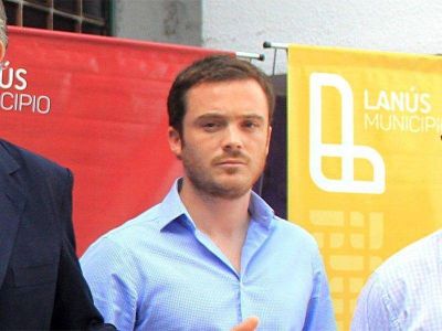 Acomodos en el ministerio de Salud: Scarsi nombr� director provincial a un estudiante de 25 a�os
