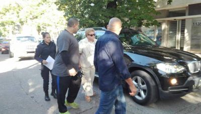 Indignaci�n de los trabajadores del diario Hoy tras la audiencia frustrada: 