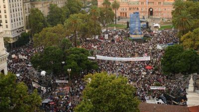 Sin acto oficial, la agenda del 24 de marzo se dispersa en m�ltiples homenajes