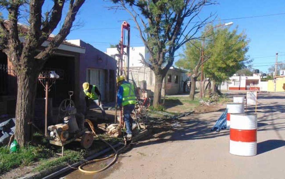 Cloacas del Butal�: con algunos inconvenientes, empez� la obra