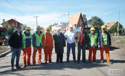 Inauguraron obras de pavimento en Parque Camet y anunciaron la construcci�n de una bicisenda