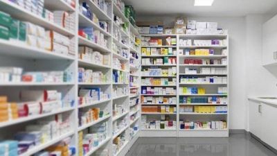 �Salvar a Moyano? Avanza el Gobierno contra los laboratorios para repartir ganancias con el Correo