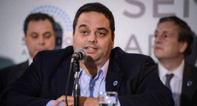 Paro y carpa blanca: luchan los docentes contra la efectividad de Triaca y rechazan su techo del 15%