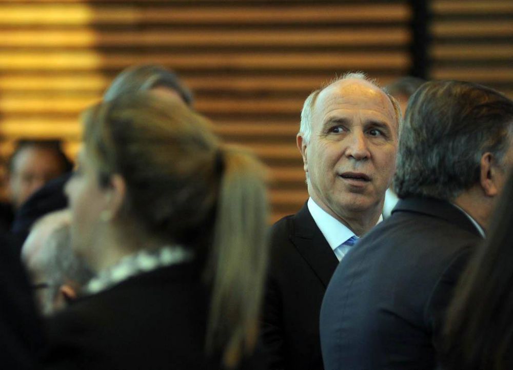 En el Gobierno dicen que Lorenzetti le minti� a Macri