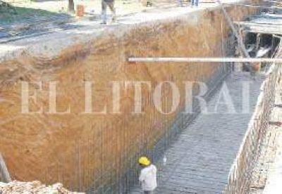 Esperanza: contin�a la obra de entubado del canal Alem