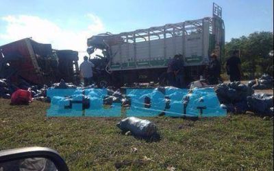 Choque triple de camiones en la ruta 6: un muerto y cuatro heridos