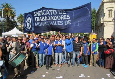 Paros y �emotividad� en la lucha salarial de los municipales de Puan y Jun�n