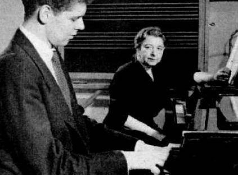 Hoy en la historia juda / Nace Rosina Lhevinne, la pianista que abandon su carrera para no competir con su marido