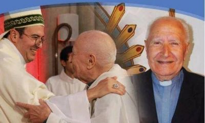 Gesto particular del obispo Mestre hacia Hugo Segovia