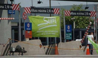 Levantan barreras de peajes en protesta por medidas de Vialidad